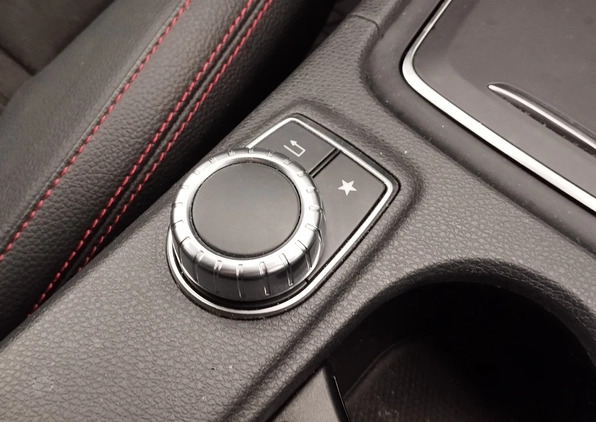 Mercedes-Benz Klasa A cena 21500 przebieg: 31828, rok produkcji 2018 z Kielce małe 121